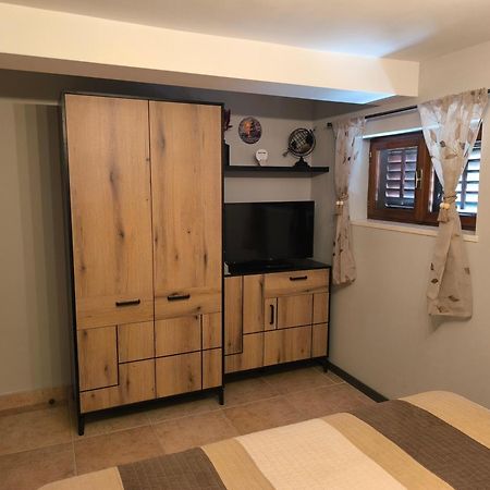 Little Gem Apartment Banjole Ngoại thất bức ảnh