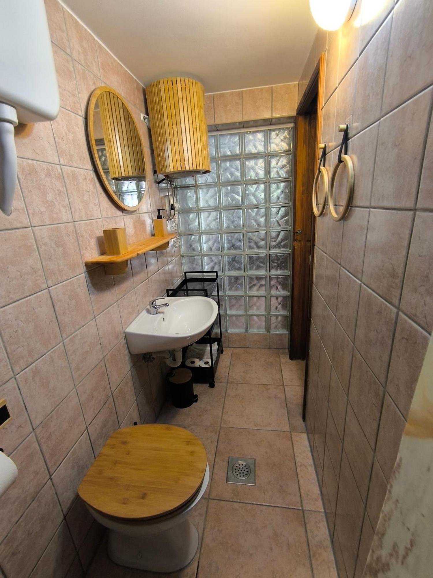 Little Gem Apartment Banjole Ngoại thất bức ảnh